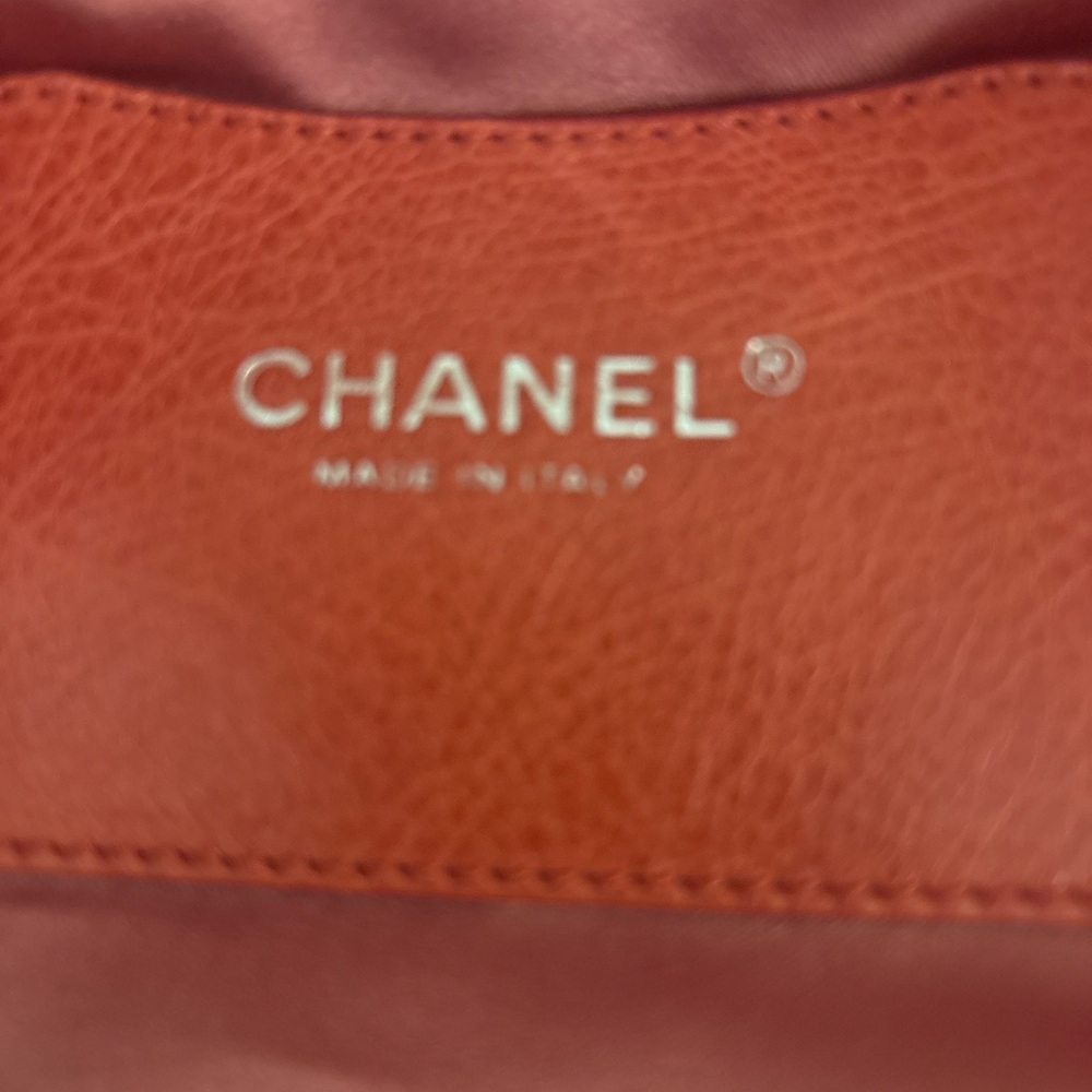 Chanel Quilted Cavier handbag - Picture 2 of 10